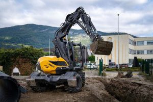 mecalac-escavatore-11MWR-14
